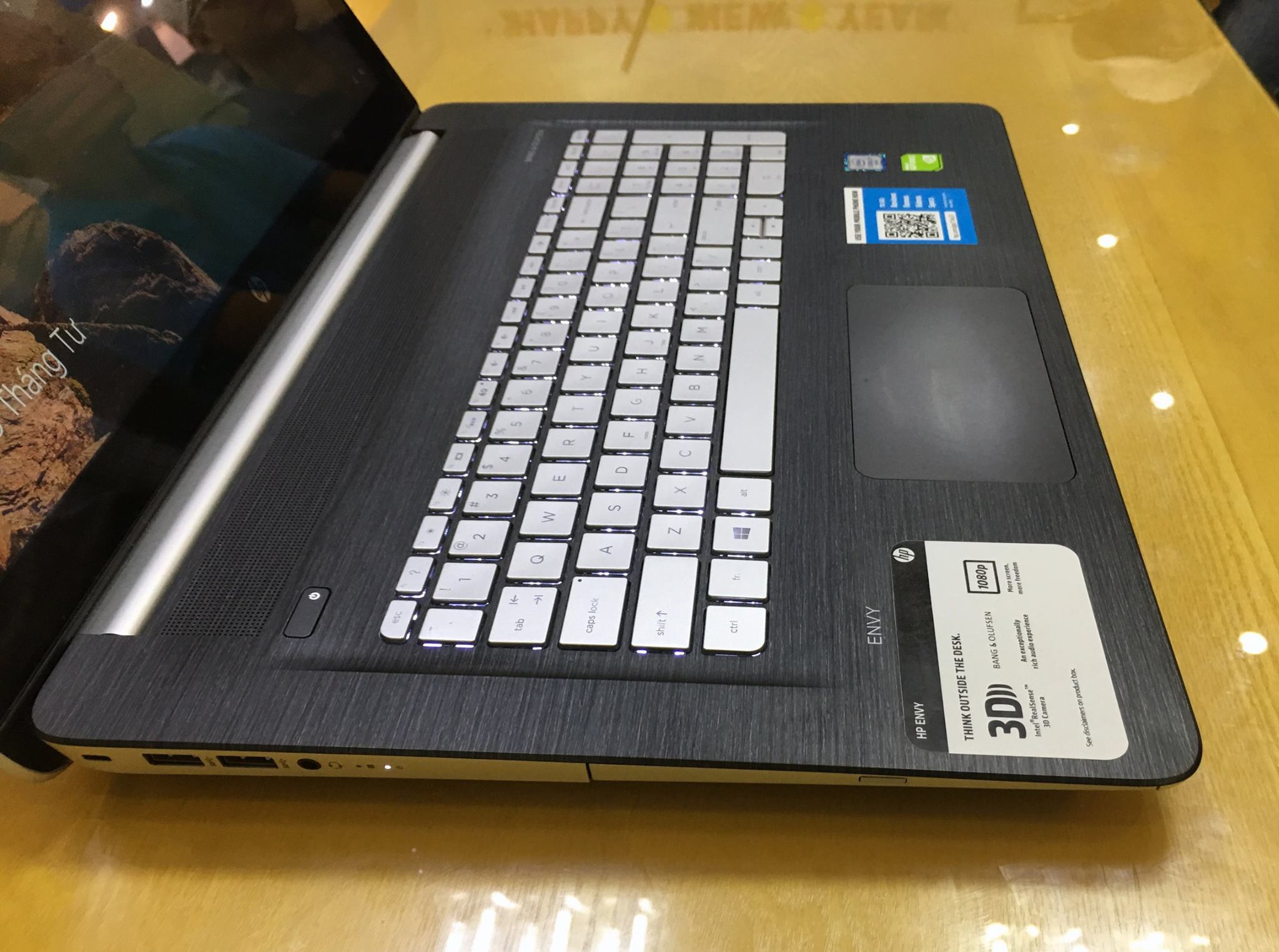 Laptop HP ENVY m7-n109dx 3D camera Full HD-2.jpg